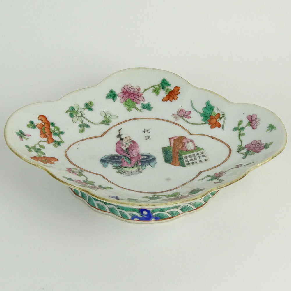 Chinese Export Porcelain Footed Serving Dish.