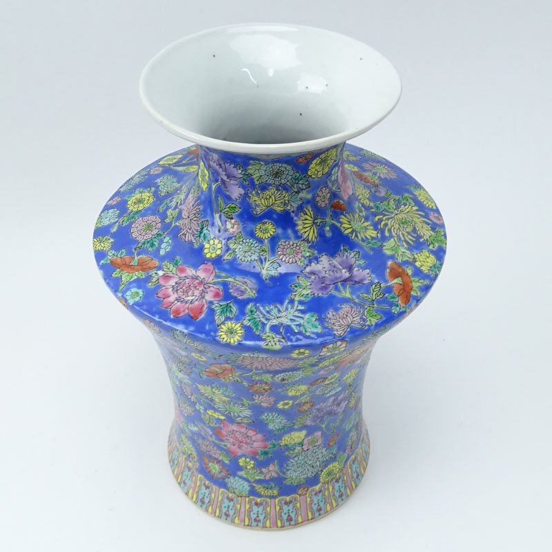Chinese Export Chrysanthemum Porcelain Vase.