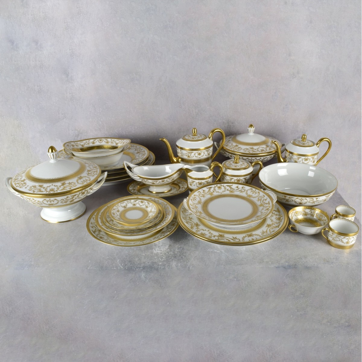 Exquisite French Limoges Dynasty Gold