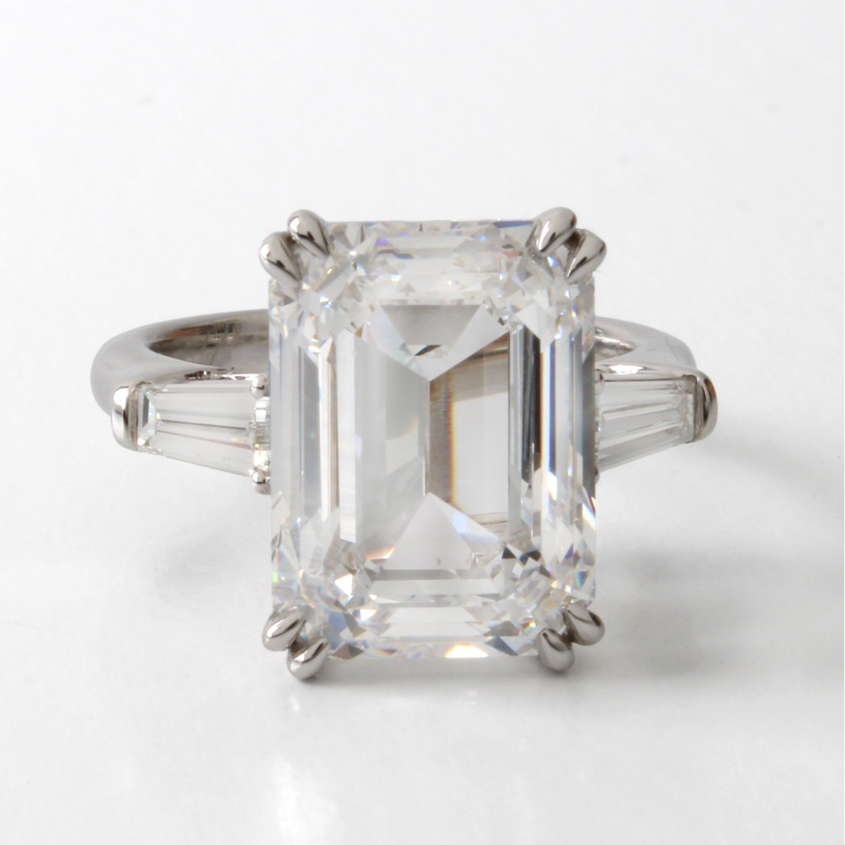 GIA 10.01ct Diamond and 18K Ring