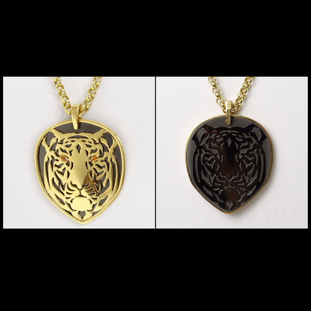 Men's Carrera Y Carrera 18 Karat Yellow Gold Tiger Pendant Necklace.