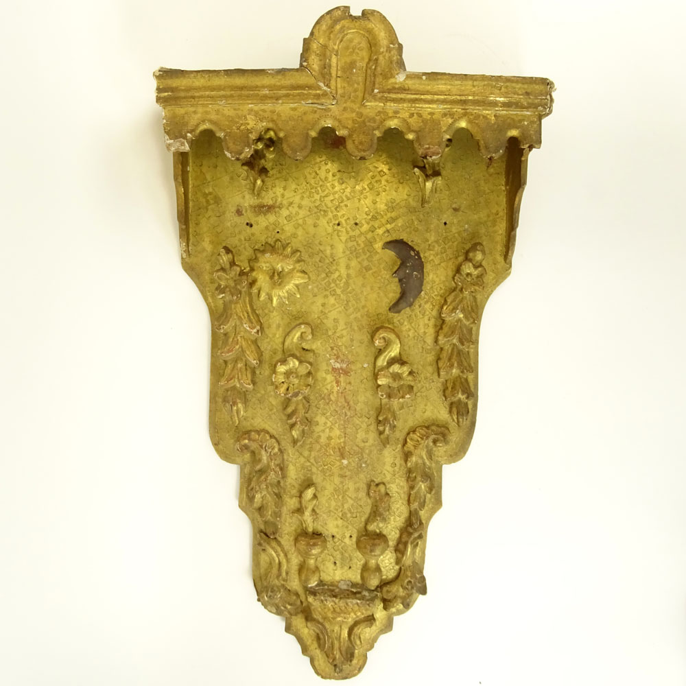 Antique Florentine Parcel Gilt Wood Decorative Wall Bracket.