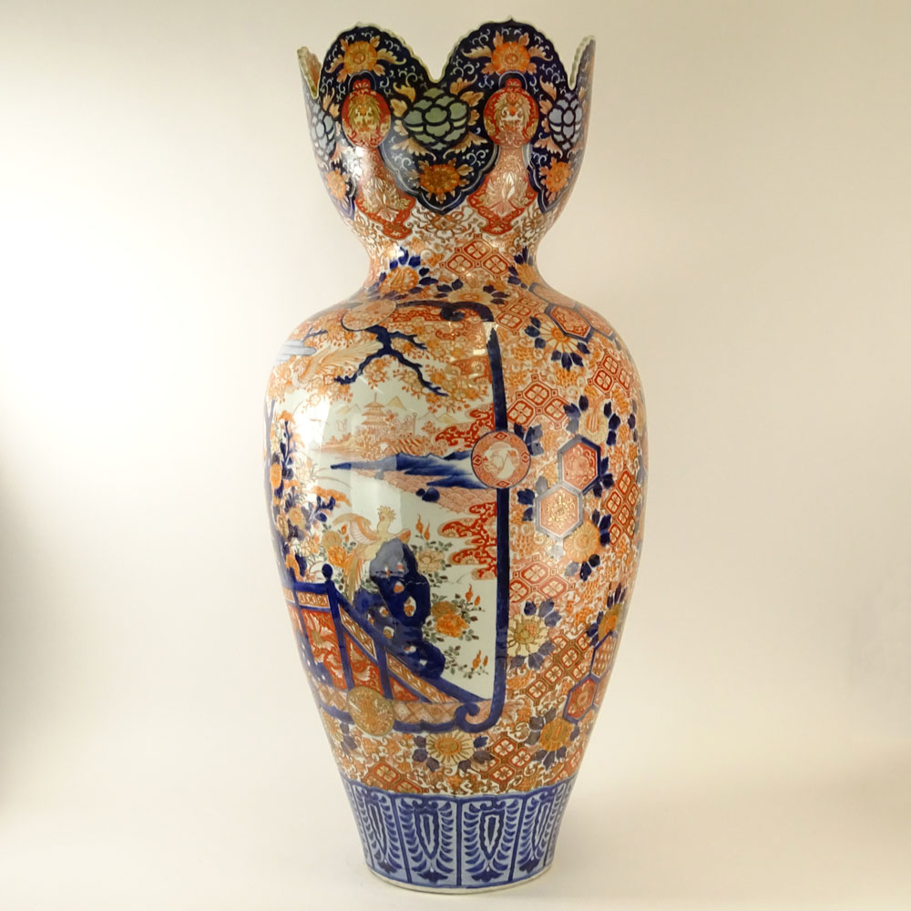 Large 19/20th Century Japanese Imari Porcelain Vase.