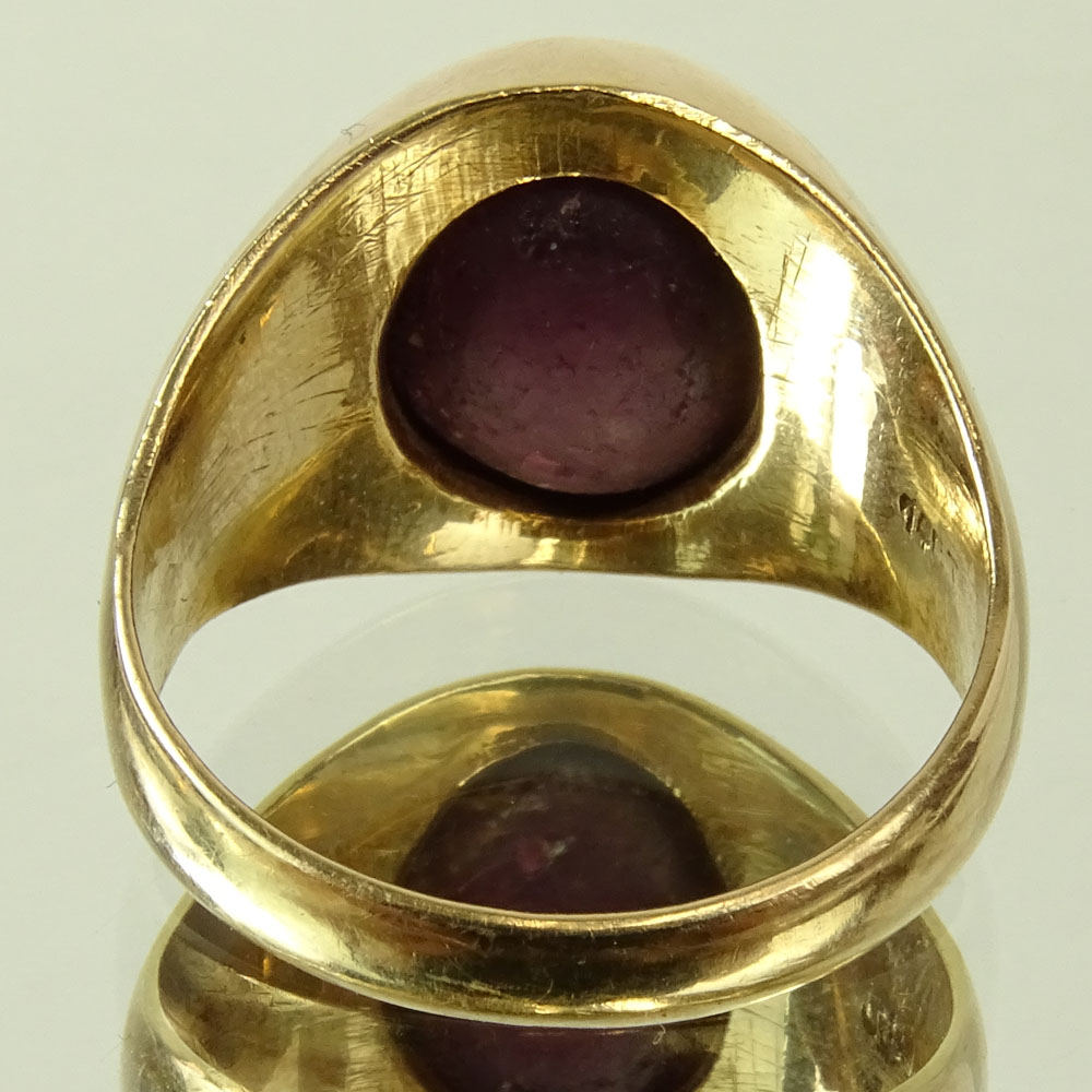 Man's Cabachon Star Ruby 14 Karat Yellow Gold Ring.