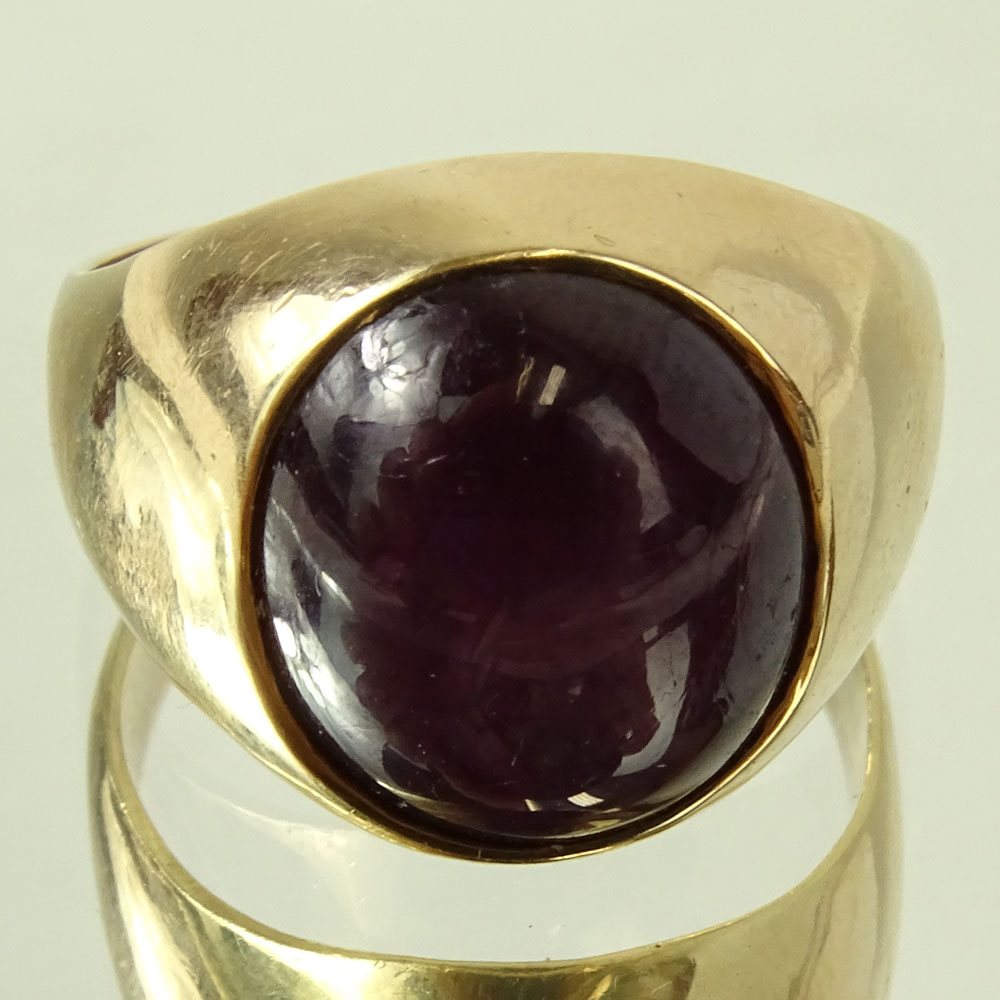 Man's Cabachon Star Ruby 14 Karat Yellow Gold Ring.