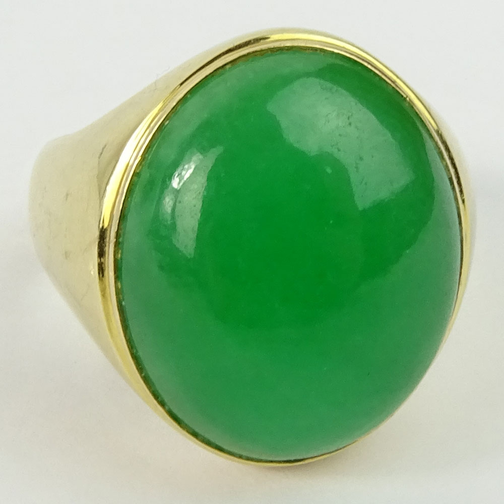 Men's Vintage Cabochon Jade and 14 Karat Yellow Gold Ring.