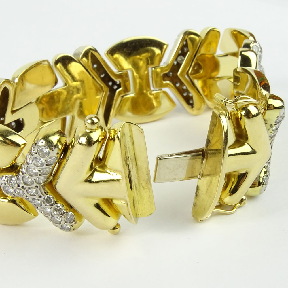 Lady's Italian Approx. 5.50 Carat Round Brilliant Cut Diamond and 14 Karat Yellow Gold Geometric Link Bracelet.