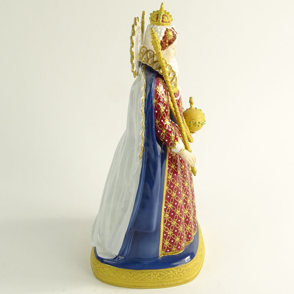 Royal Worcester Porcelain Figurine "Queen Elizabeth" 
