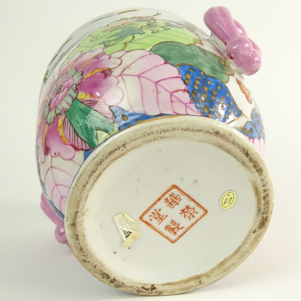 Chinese Tobacco Leaf Porcelain Cache Pot.