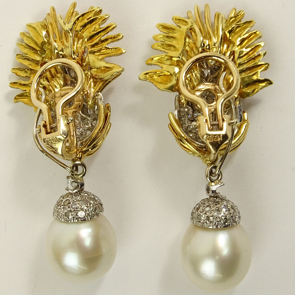 Lady's Vintage approx. 3.0 Carat Round Cut Diamond, Pearl and 18 Karat Yellow Gold Day/Night Earrings. 