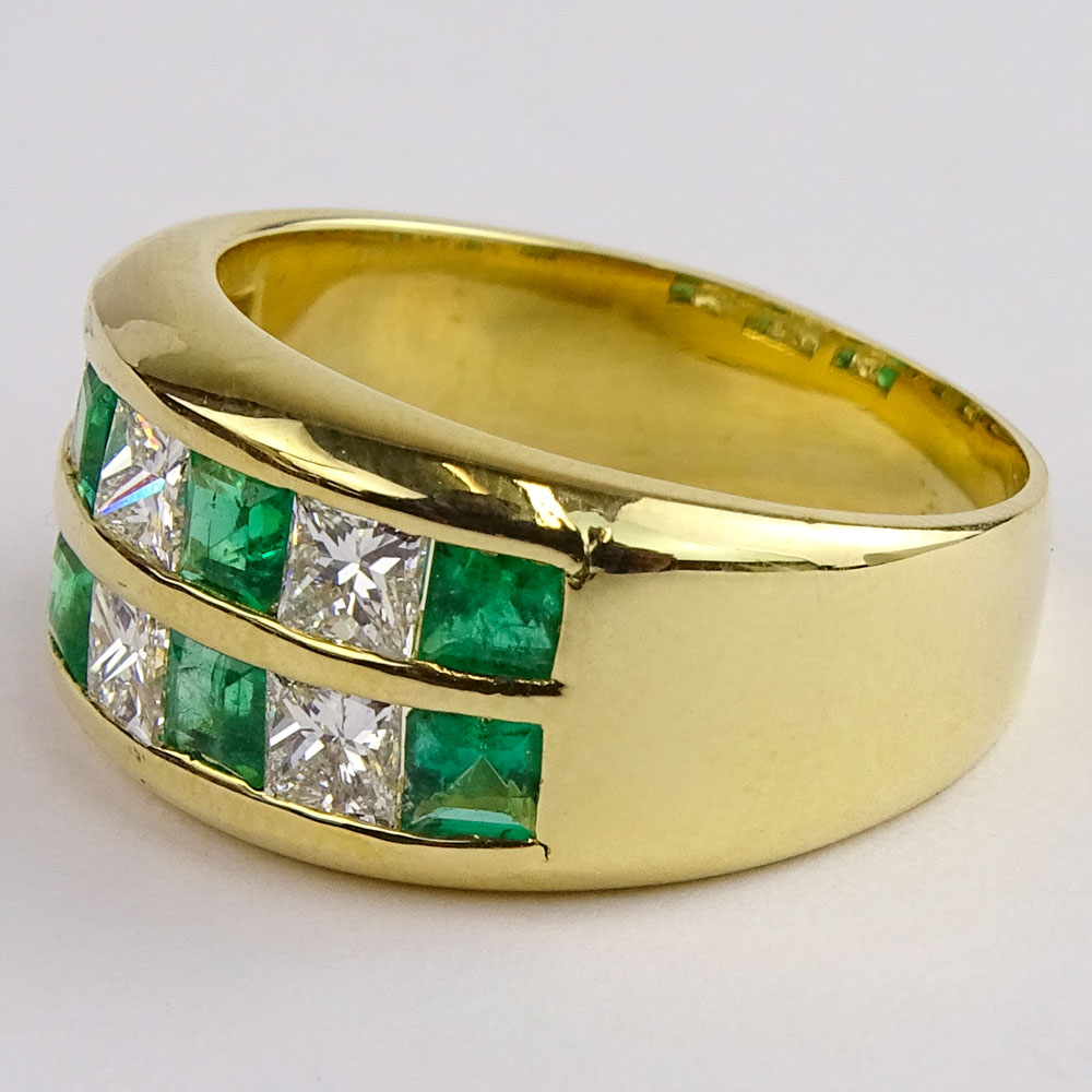 Lady's Fine Emerald, Diamond and 18 Karat Yellow Gold Ring. 