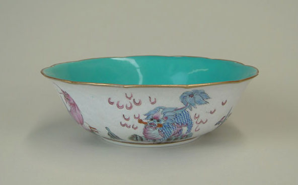 19th Century Chinese Porcelain Bowl.