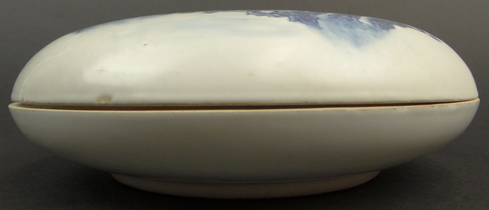 Chinese Blue and White Porcelain Covered Round Box.