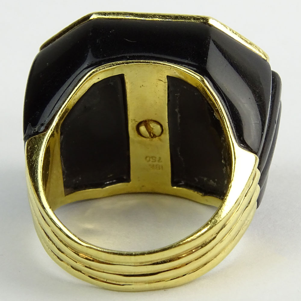 Vintage Art Deco style approx. 1.80 Carat Round Brilliant Cut Diamond, Black Onyx and 18 Karat Yellow Gold Ring.