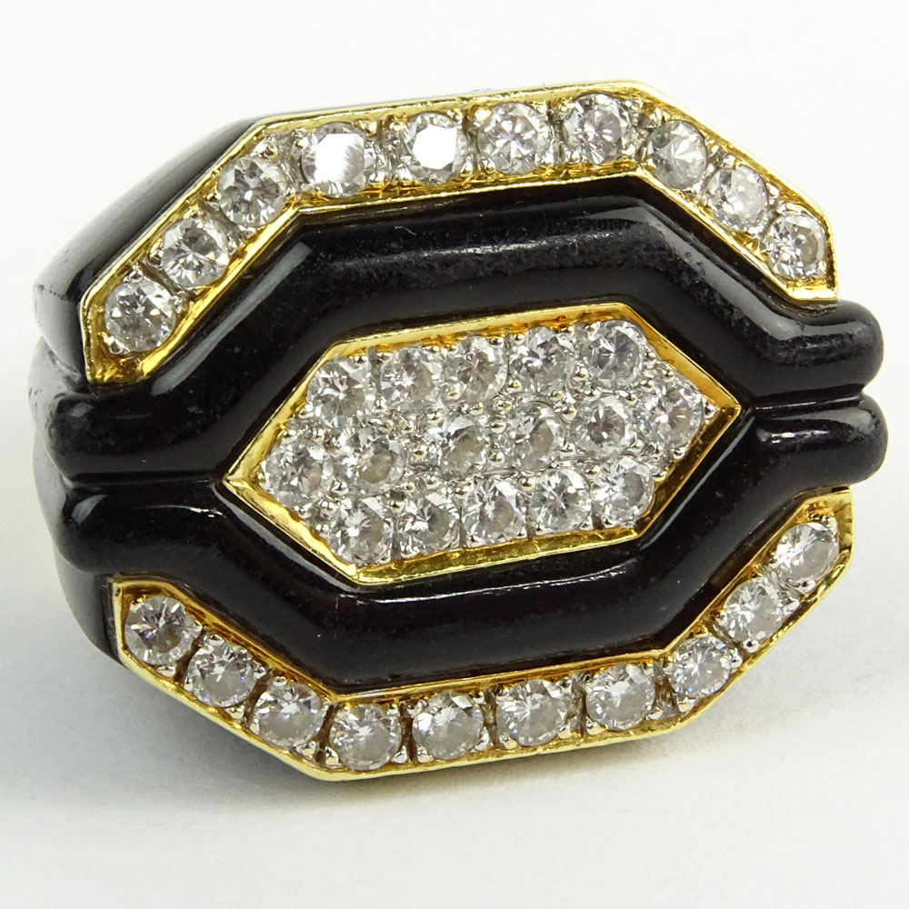 Vintage Art Deco style approx. 1.80 Carat Round Brilliant Cut Diamond, Black Onyx and 18 Karat Yellow Gold Ring.