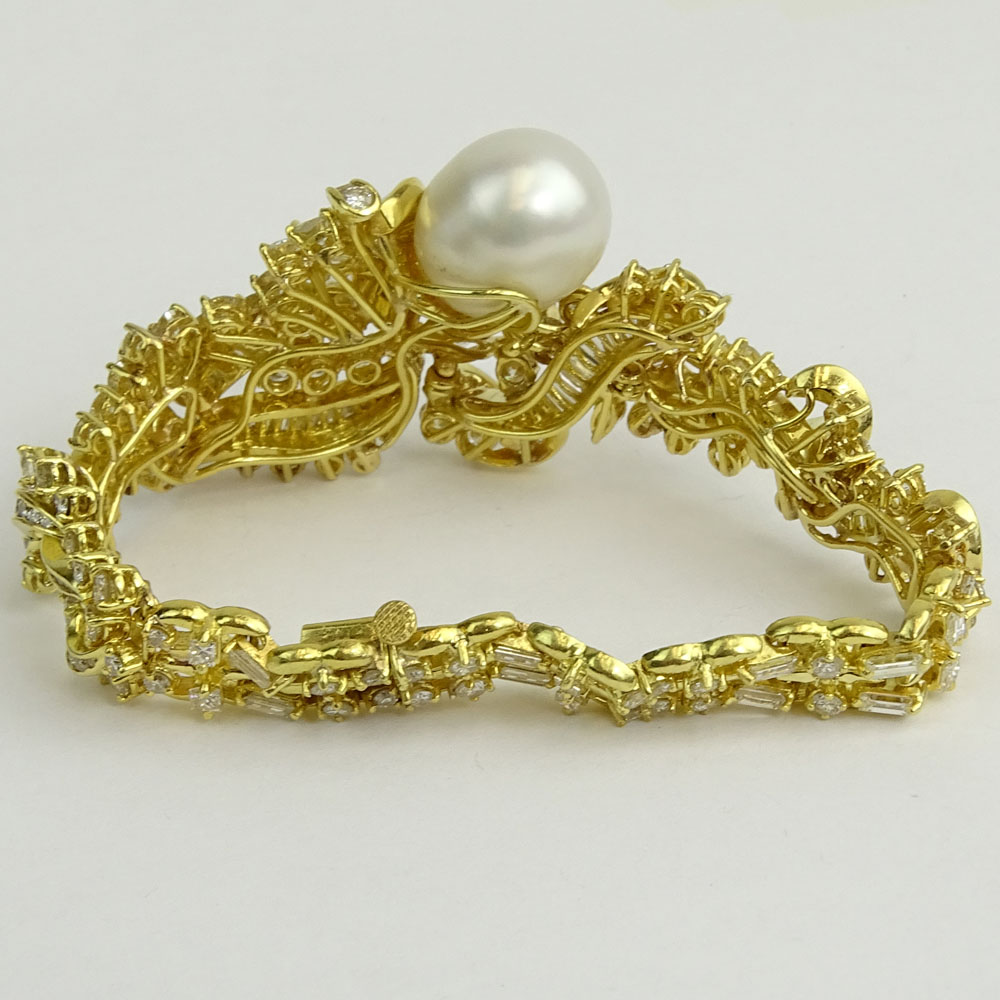 Fine Quality Approx. 14.50 Carat Multi Cut Diamond, 15mm South Sea Pearl and 18 Karat Yellow Gold Bracelet. 