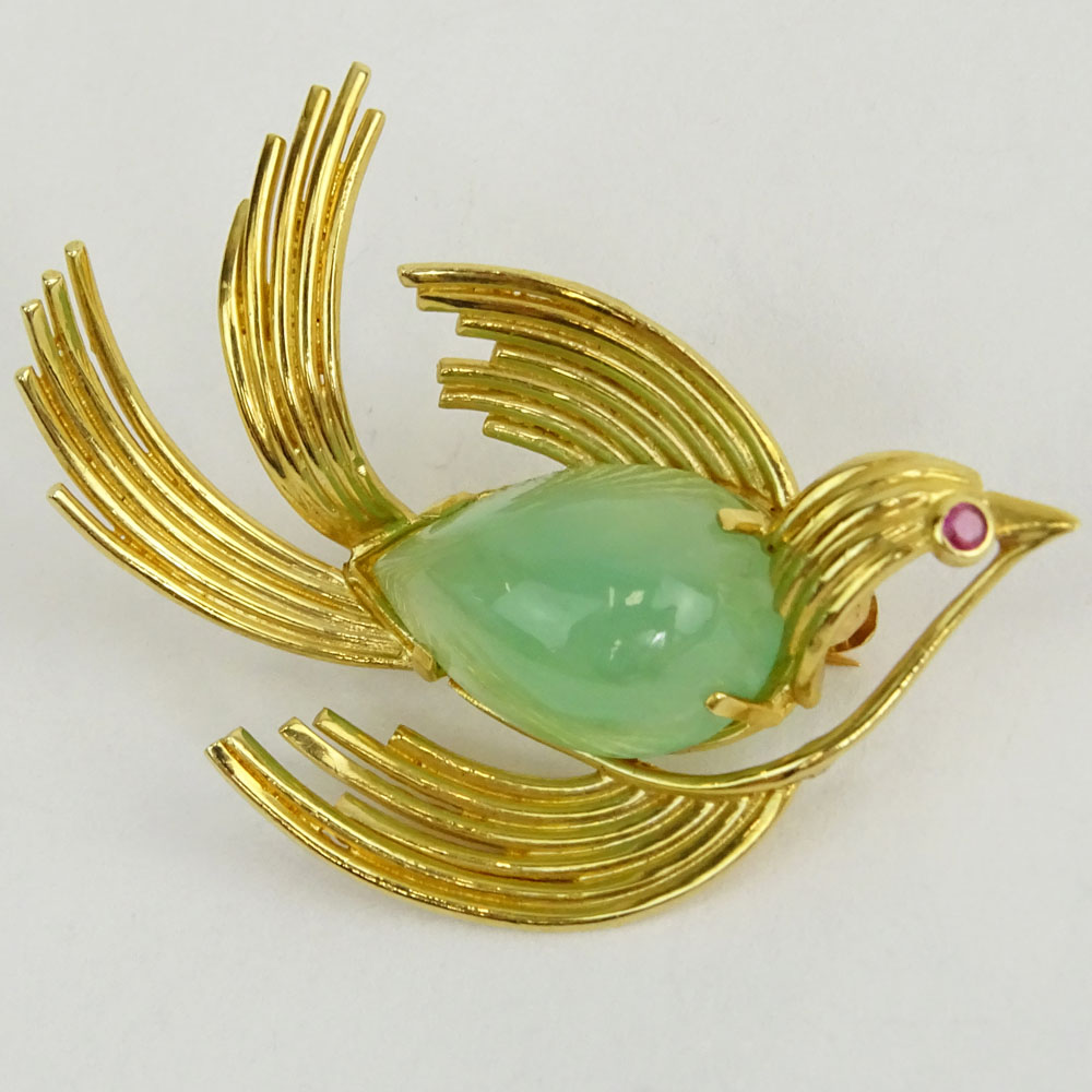 Vintage 14 Karat Yellow Gold and Jade Bird Brooch.