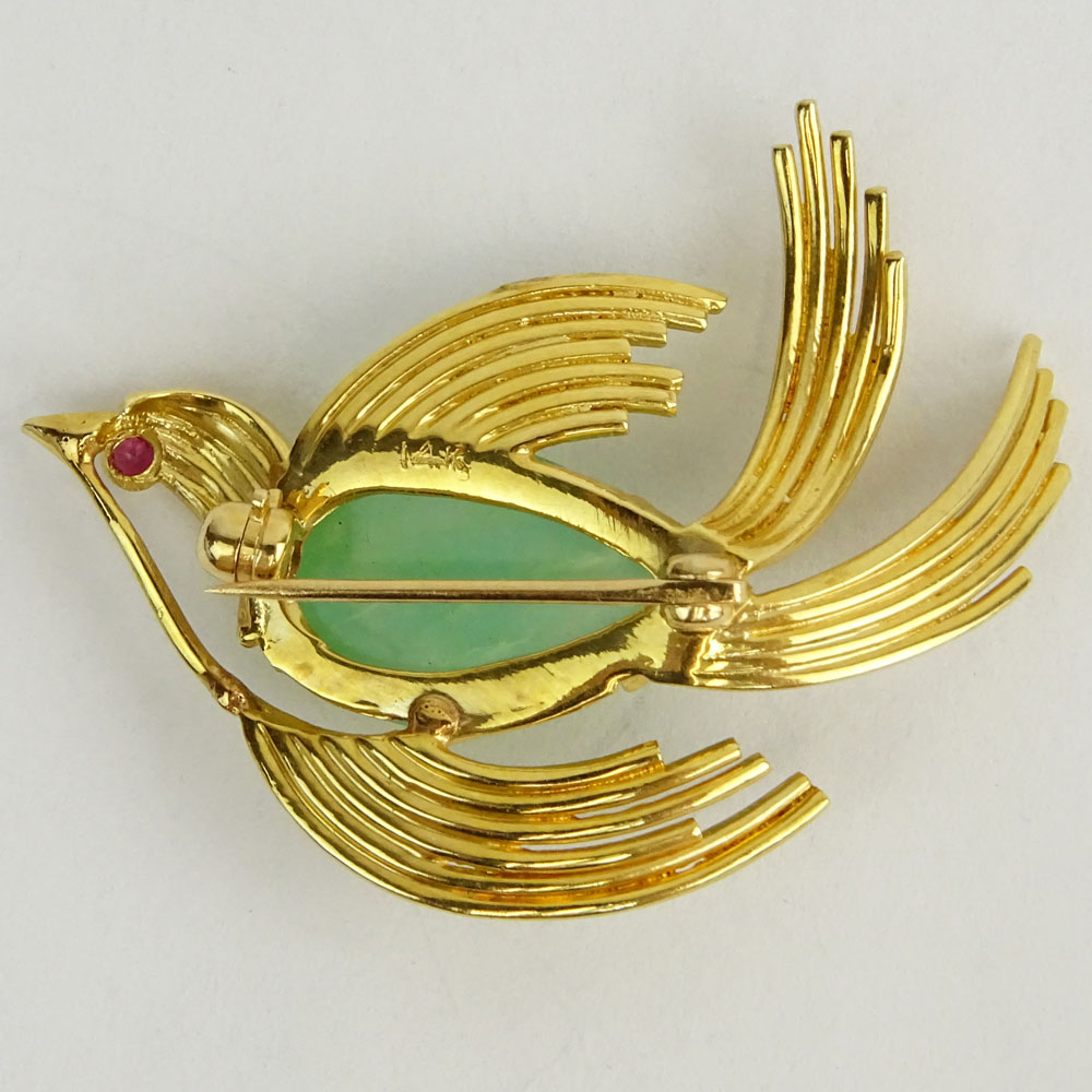 Vintage 14 Karat Yellow Gold and Jade Bird Brooch.