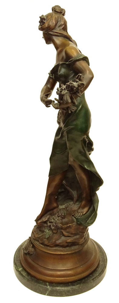 Patinated bronze sculpture on marble base "Reine Des Pres" 