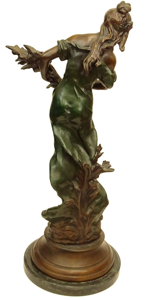 Patinated bronze sculpture on marble base "Reine Des Pres" 