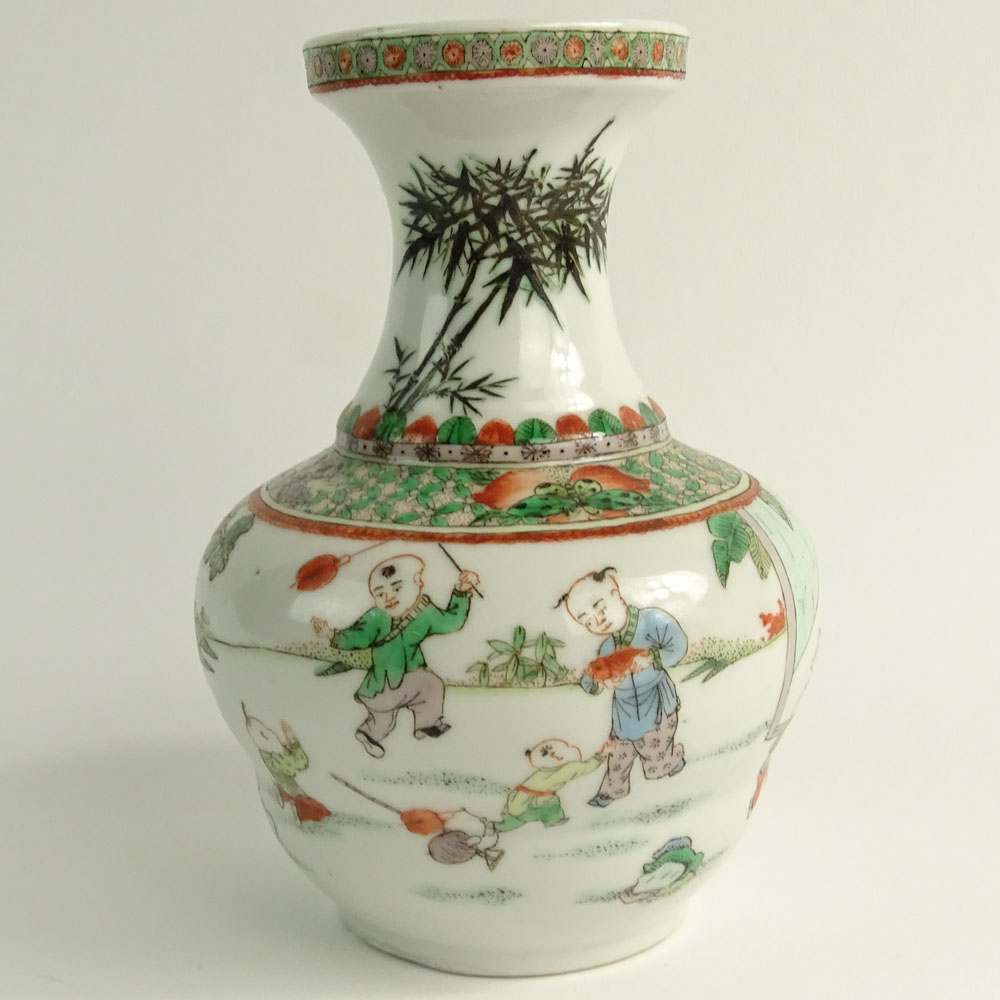 Vintage Chinese Export Rose Canton Porcelain Vase.