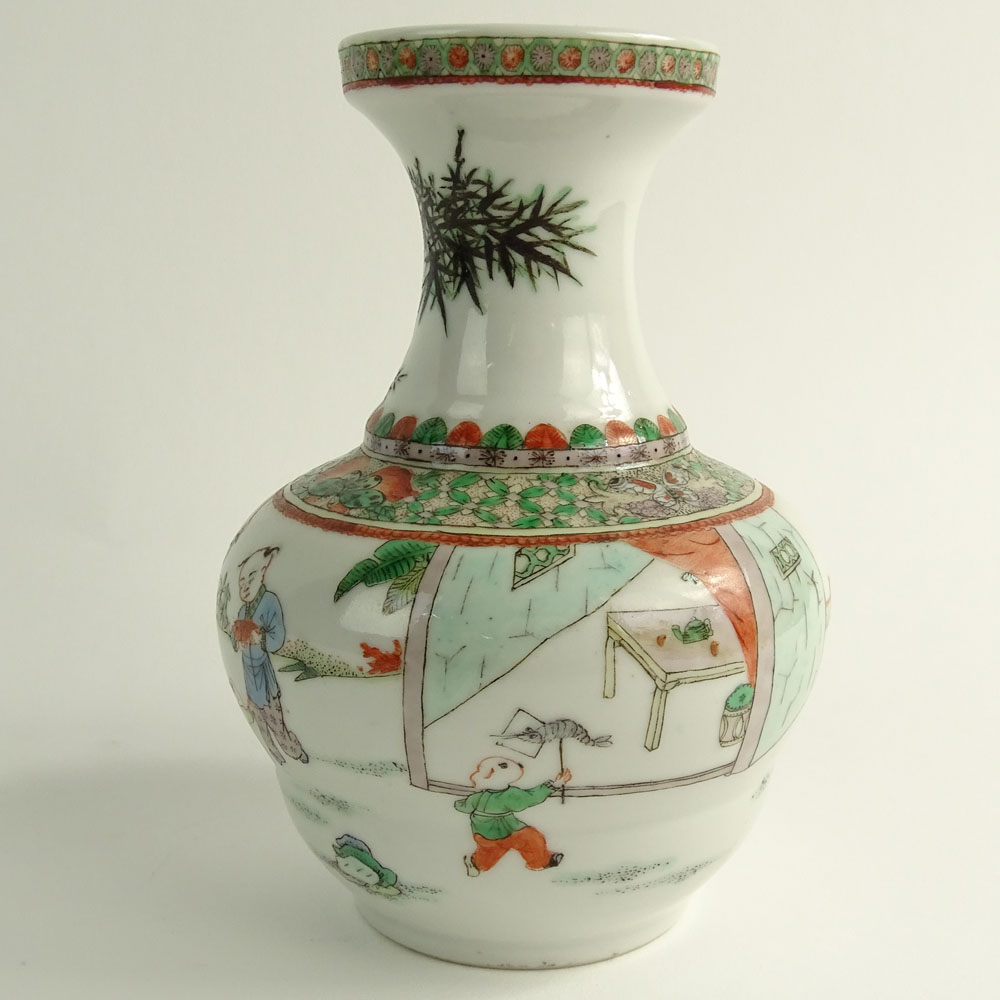 Vintage Chinese Export Rose Canton Porcelain Vase.