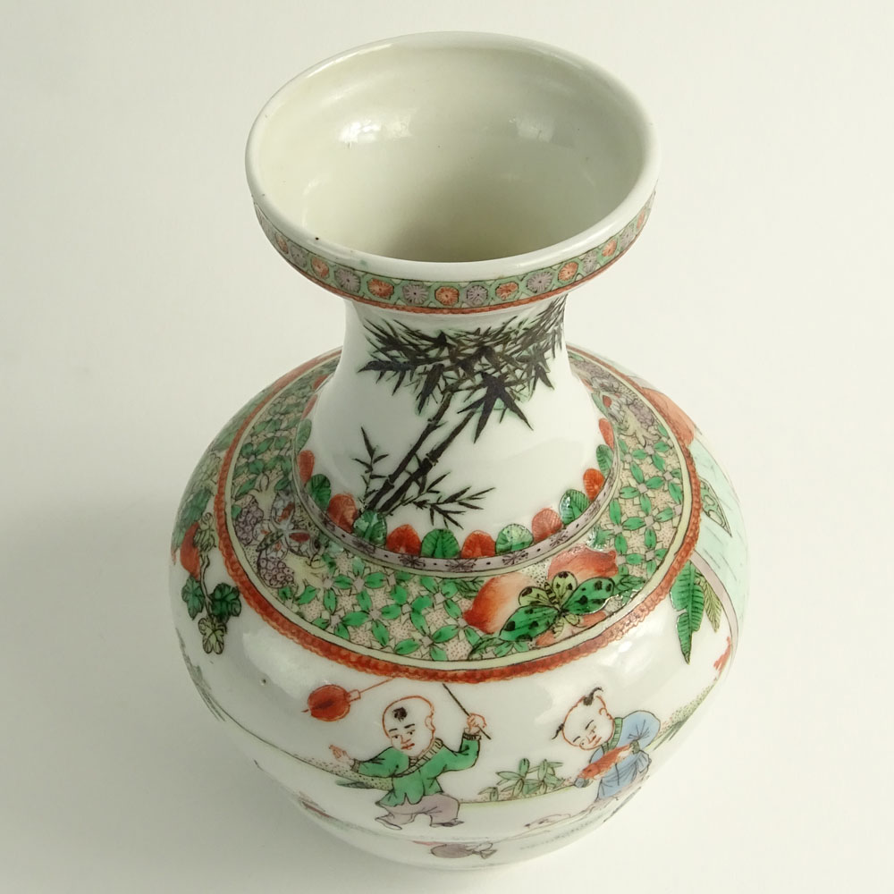 Vintage Chinese Export Rose Canton Porcelain Vase.