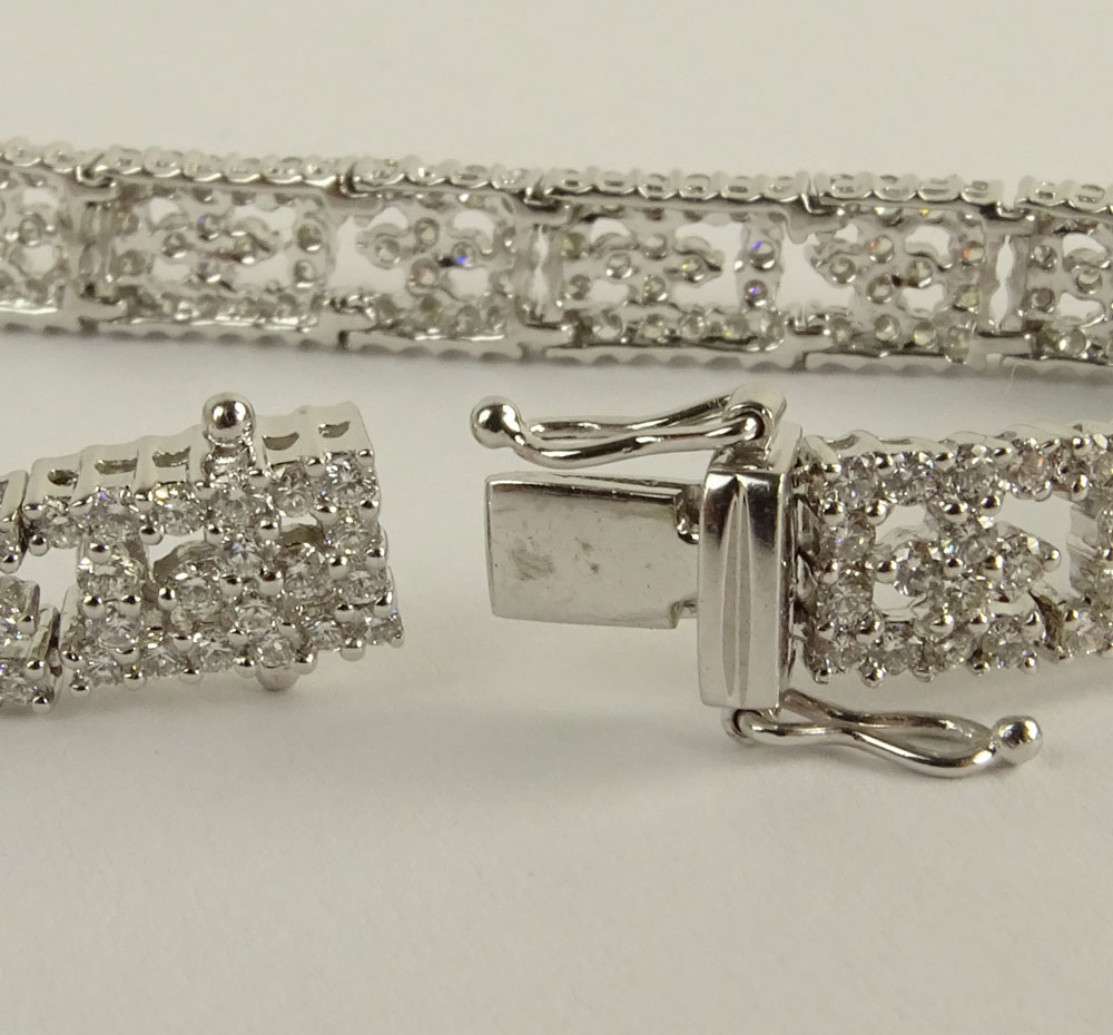 Approx. 7.0 Carat Round Brilliant Cut Diamond and 18 Karat White Gold Bracelet.