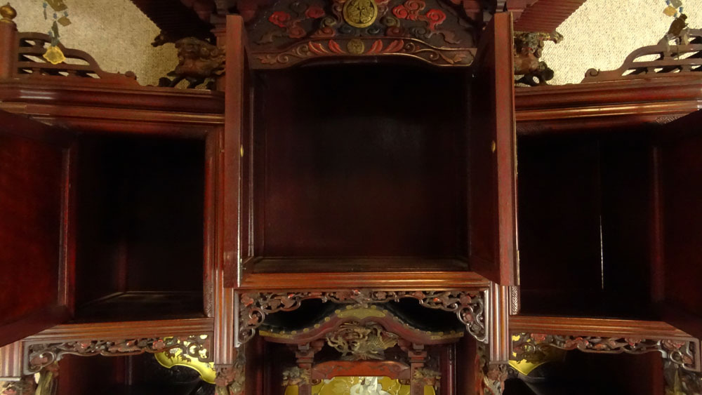 Very Fine Japanese Meiji Period Carved and Painted Hardwood Shibayama Pagoda Style Cabinet.