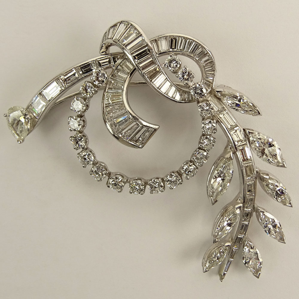 Good Quality Vintage Approx. 9.0 Carat Diamond and Platinum Brooch.