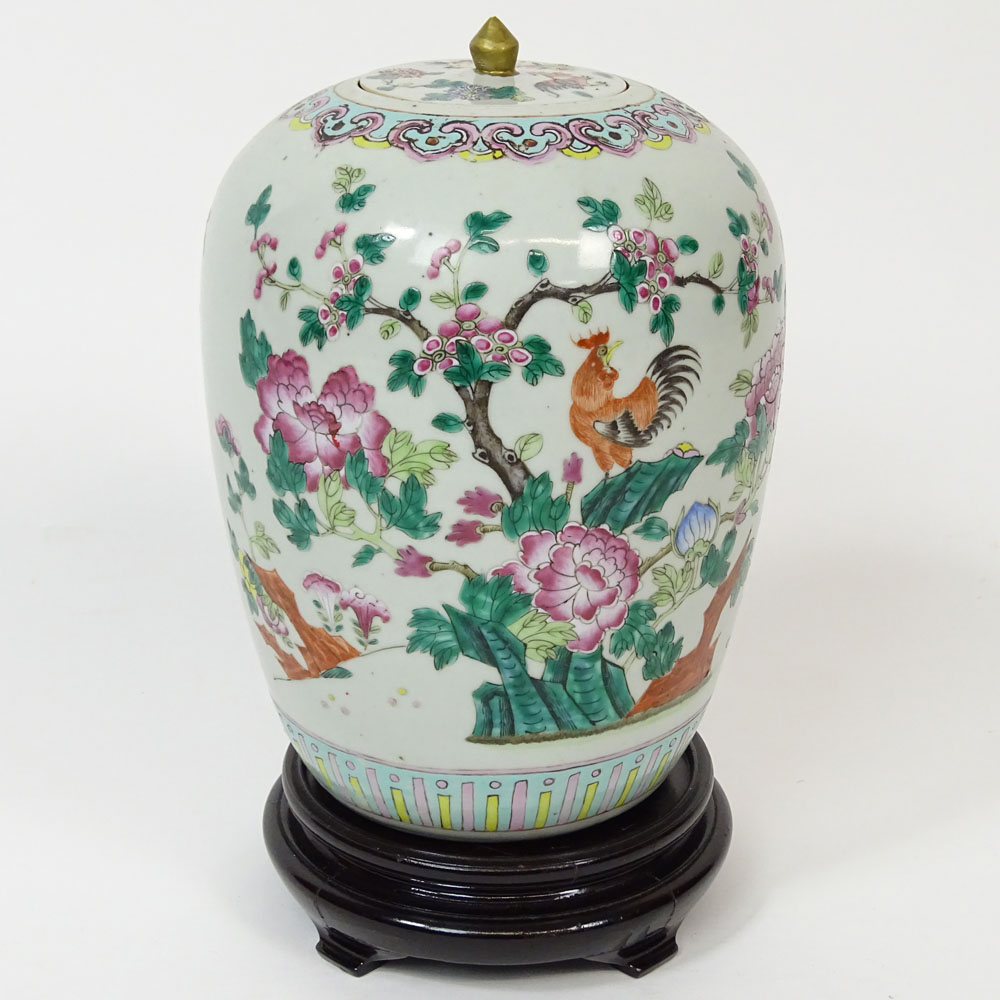 Antique Chinese Export Famille Verte Porcelain Ginger Jar. Decorated with Chickens throughout.