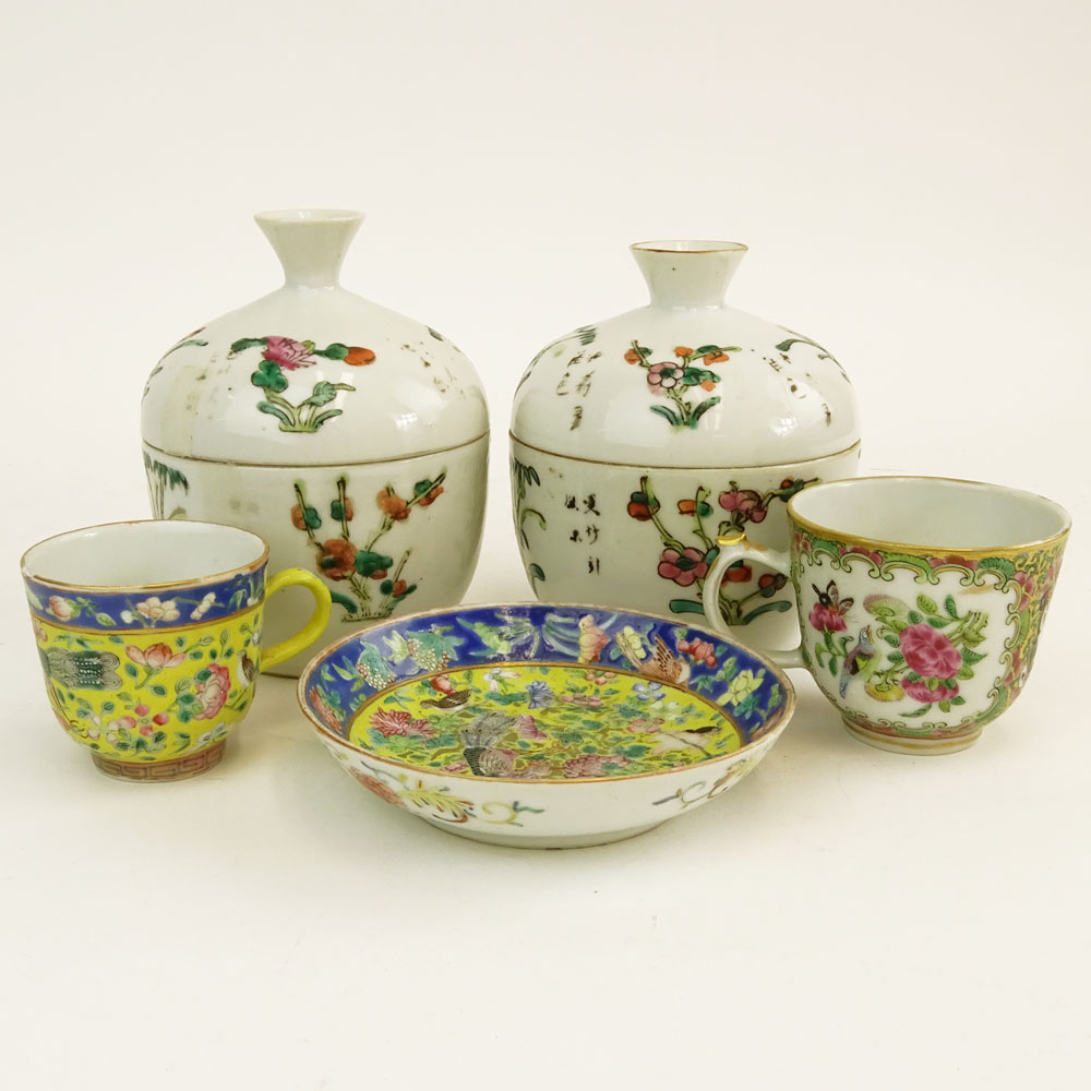 Lot of 5 Chinese Porcelain Items.