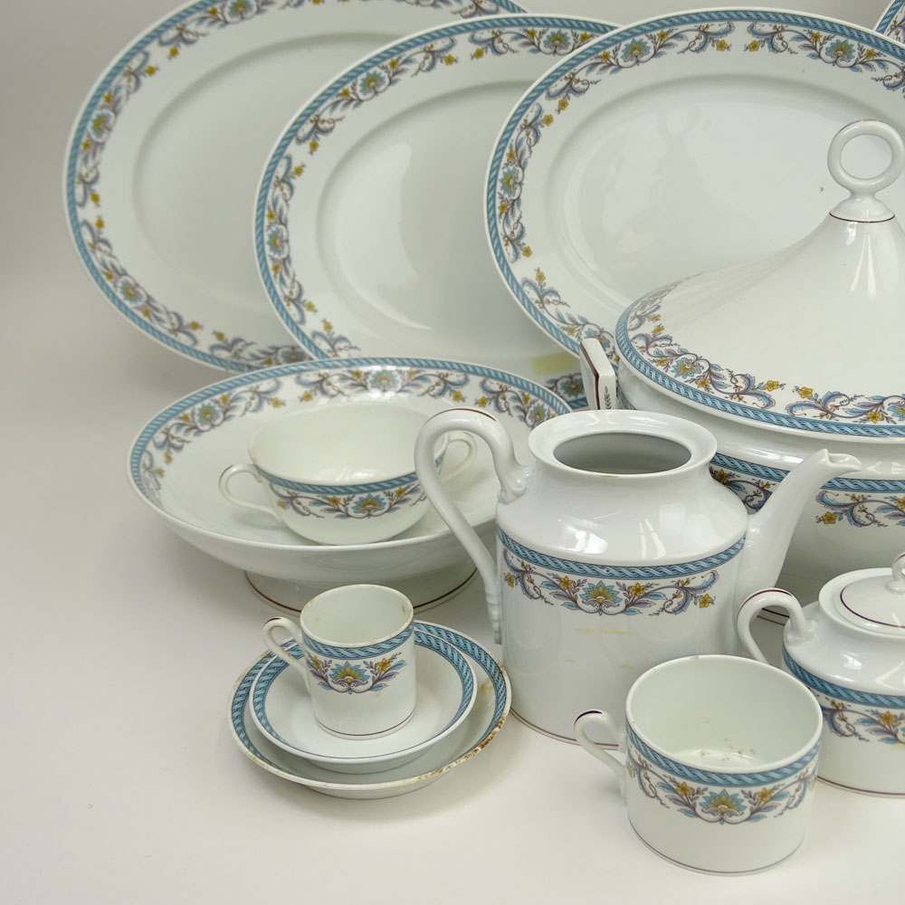 Richard Ginori Two Hundred Thirty Seven (237) Piece Set of Porcelain Dinnerware.