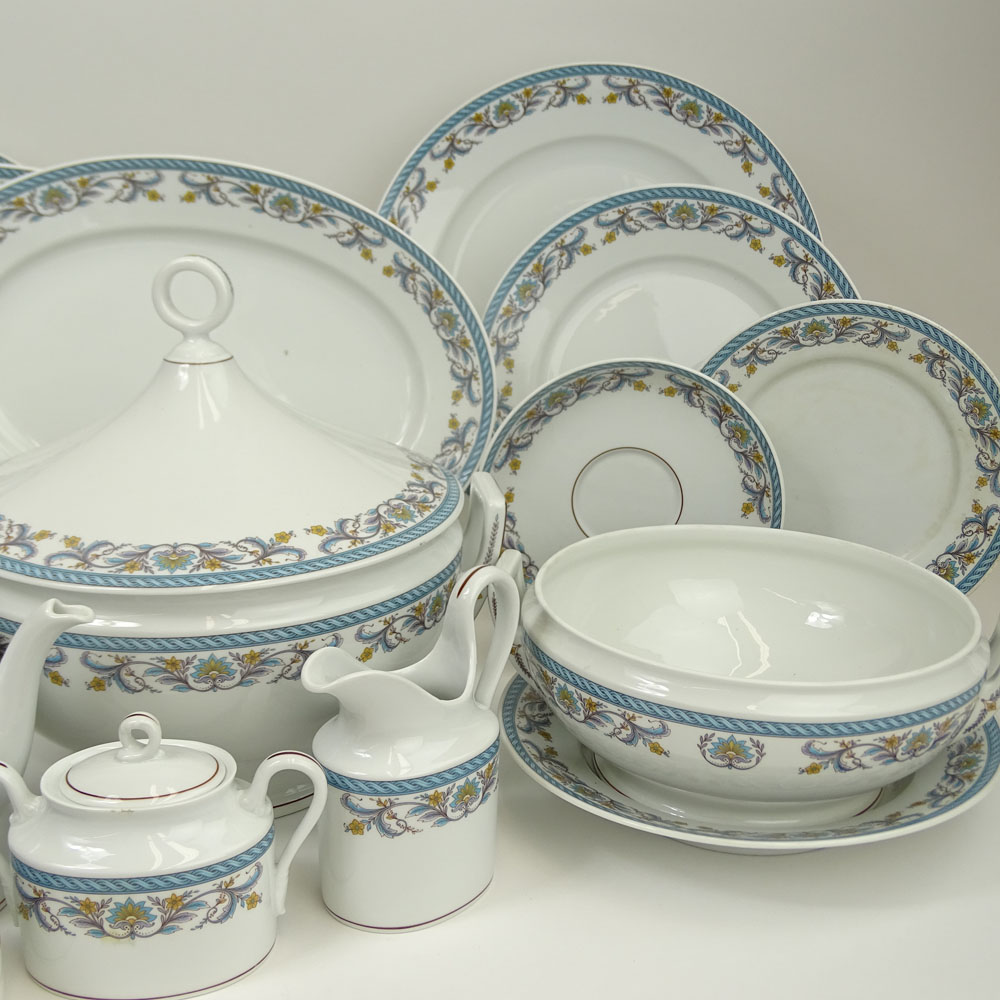 Richard Ginori Two Hundred Thirty Seven (237) Piece Set of Porcelain Dinnerware.