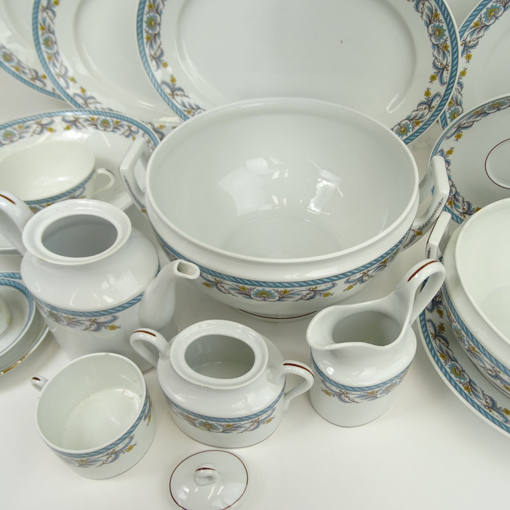 Richard Ginori Two Hundred Thirty Seven (237) Piece Set of Porcelain Dinnerware.