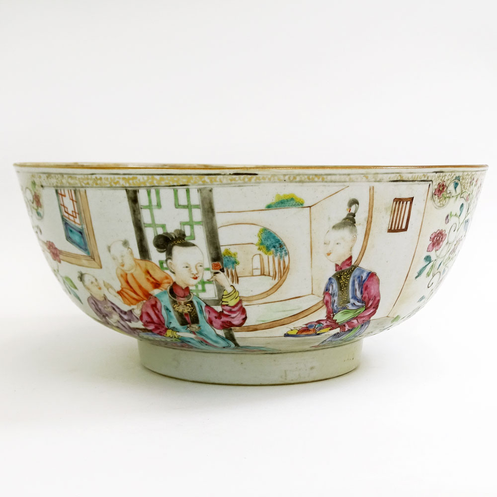 17/18th Century Chinese Export Qianlong Period Hand Painted Porcelain Famille Rose Bowl.