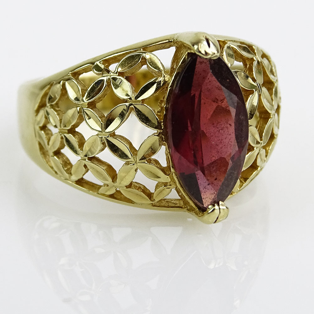 Retro Beverly Hills Gold 14K Yellow Gold and Garnet Ring.