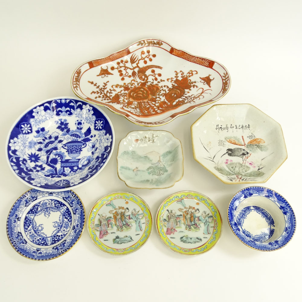 Lot of Eight (8) Pieces Chinese Export and English Porcelain Tabletop Items.