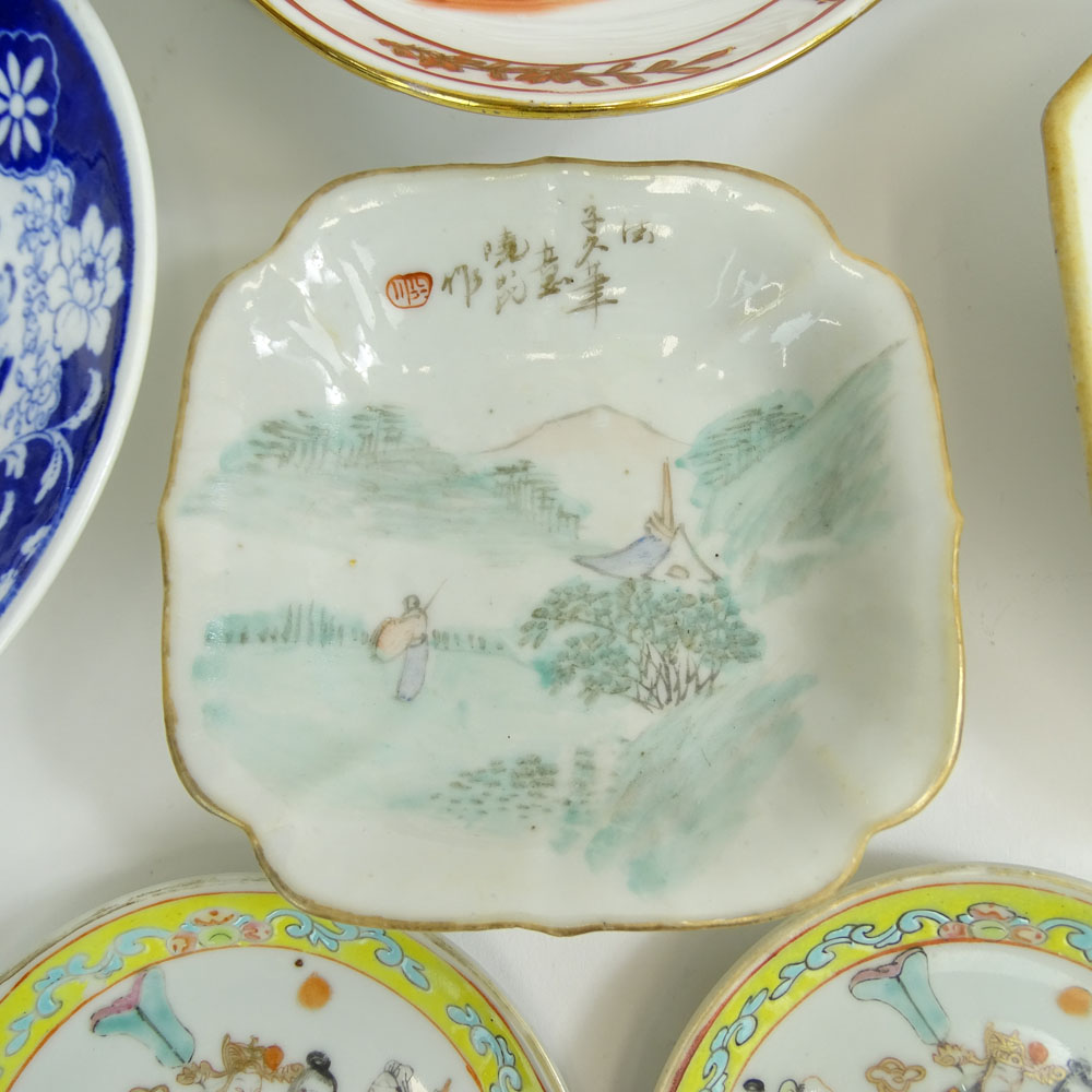 Lot of Eight (8) Pieces Chinese Export and English Porcelain Tabletop Items.