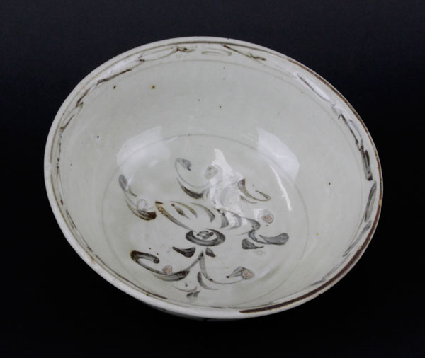 Chinese Sung Dynasty Glazed and Decorated Ceramic Bowl.