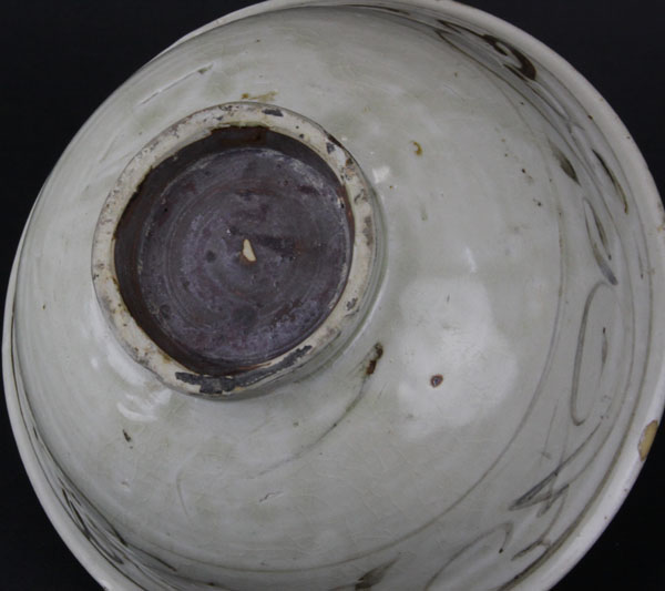 Chinese Sung Dynasty Glazed and Decorated Ceramic Bowl.