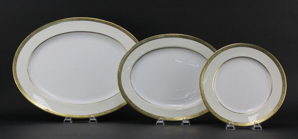 One Hundred Four (104) Pieces Aynsley "Helene" Porcelain Dinnerware.