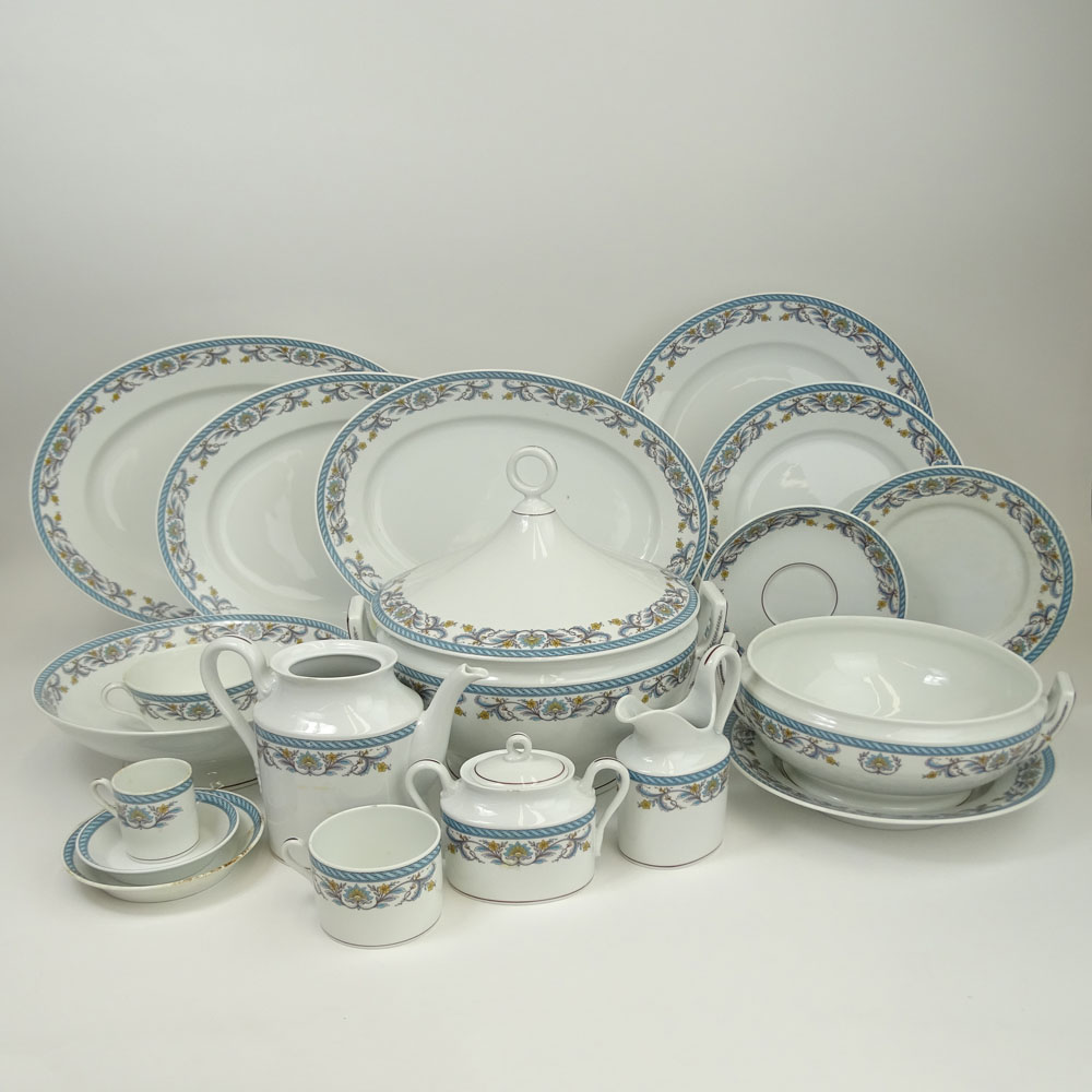 Richard Ginori Two Hundred Thirty Seven (237) Piece Set of Porcelain Dinnerware