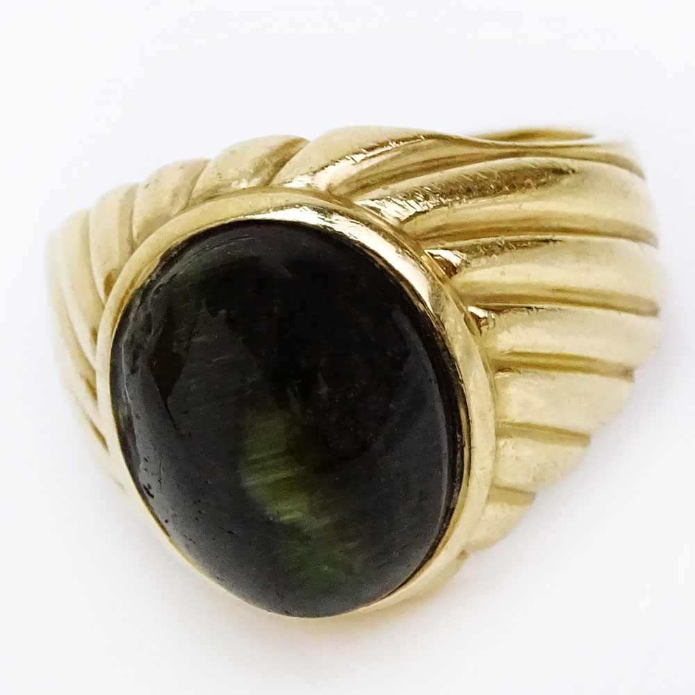 Vintage Cabochon Black Cat Eye and 14 Karat Yellow Gold Ring