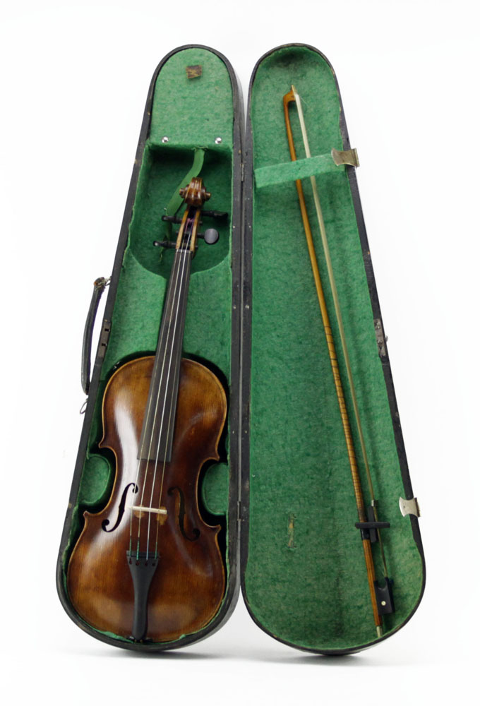 Reproduction Jacobus Stainer 1716 Violin with Carrying Case.