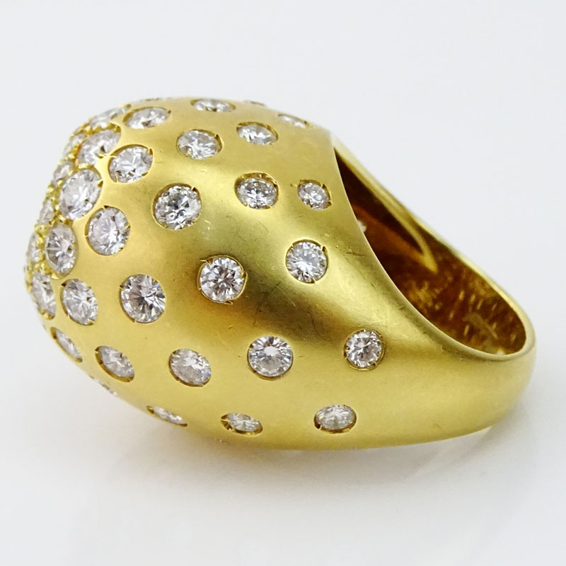 Large Modern Design Approx. 9.0 Carat Round Brilliant Cut Diamond and 18 Karat Yellow Gold Ring