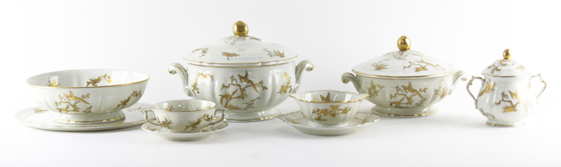 Hundred Twenty-Four (124) Piece Limoges "Reine Elizabeth" Gilt Hand Painted Dinner Service by Bernardaud