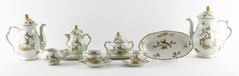 Hundred Twenty-Four (124) Piece Limoges "Reine Elizabeth" Gilt Hand Painted Dinner Service by Bernardaud