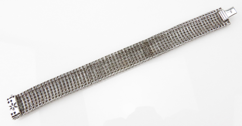 Very Fine Quality Approx. 30.0 Carat, 490 Round Brilliant Cut Diamond and Platinum Bracelet.