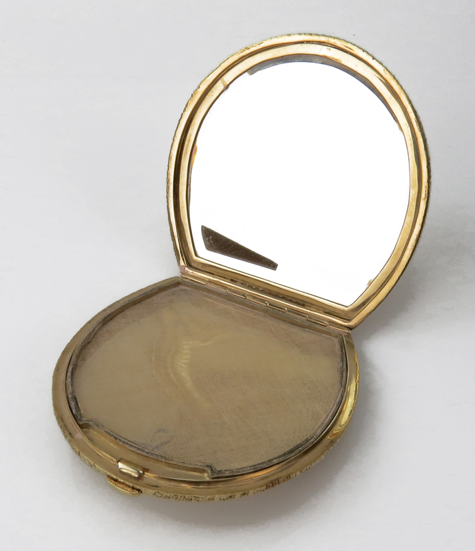 Vintage European Made 18 Karat Yellow Gold Basket Weave Design Lady's Compact with Mirror